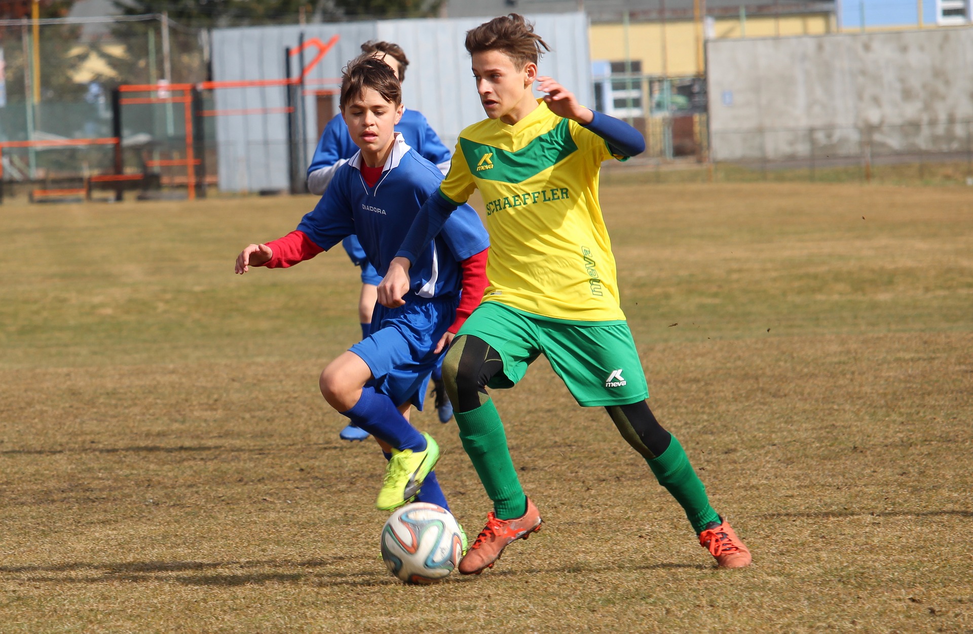 football-3708995_1920